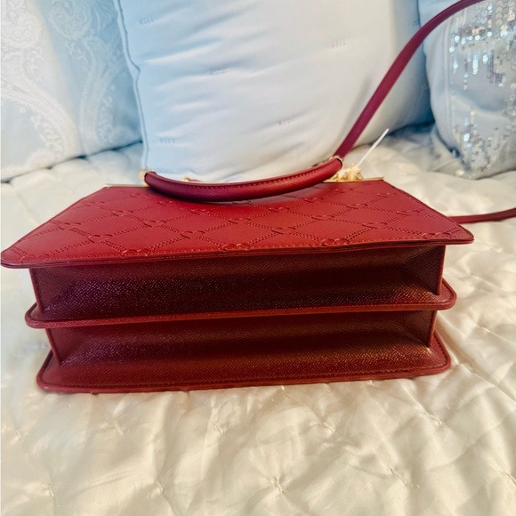 Elegant Burgundy Shoulder Bag - Picture 13 of 13